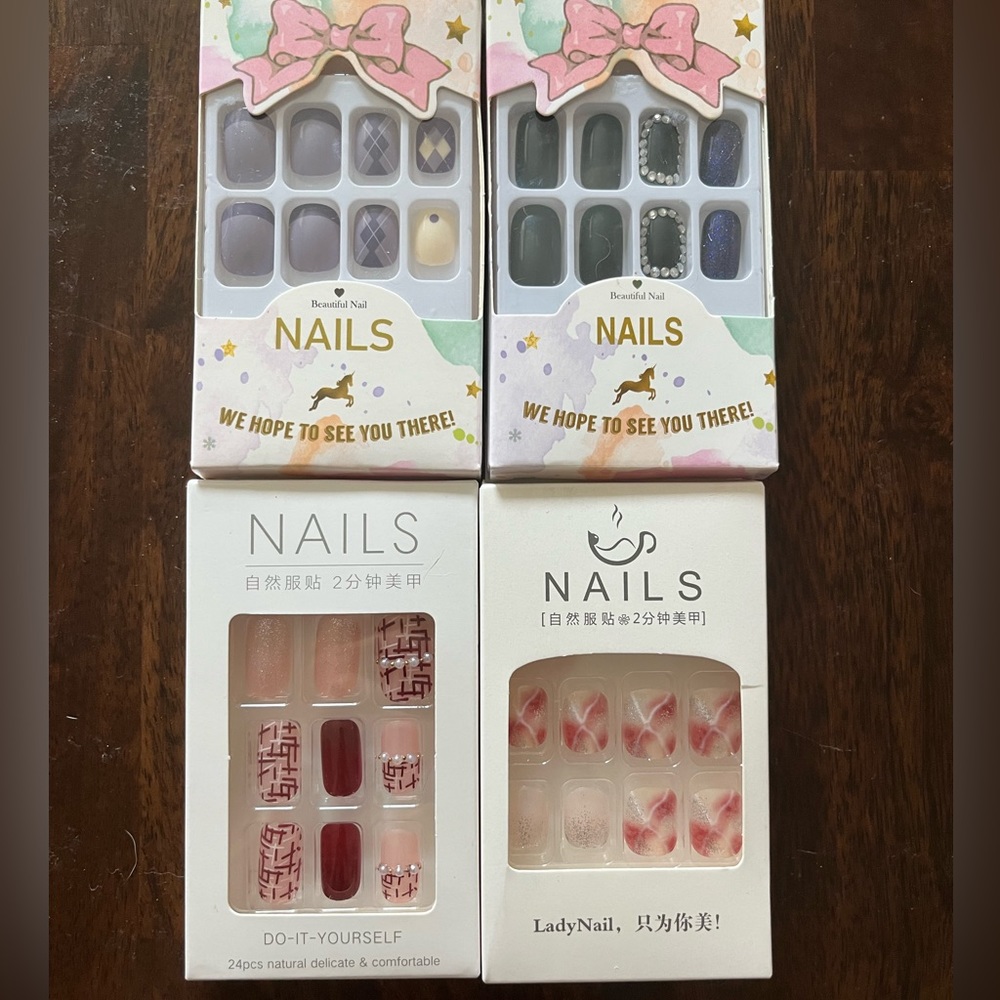 Assorted Press-On Nails (set of 4)
